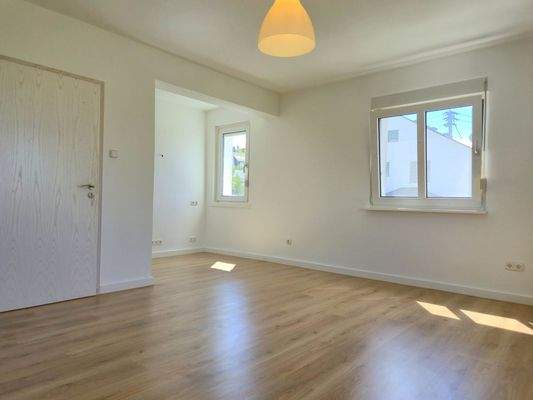 Main house 1st floor: Room (living area)