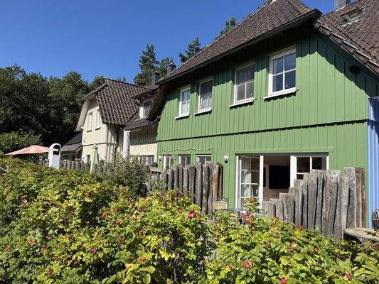 Hausansicht mit Terrasse