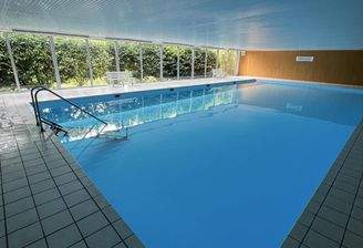 Schwimmbad der Wohnanlage