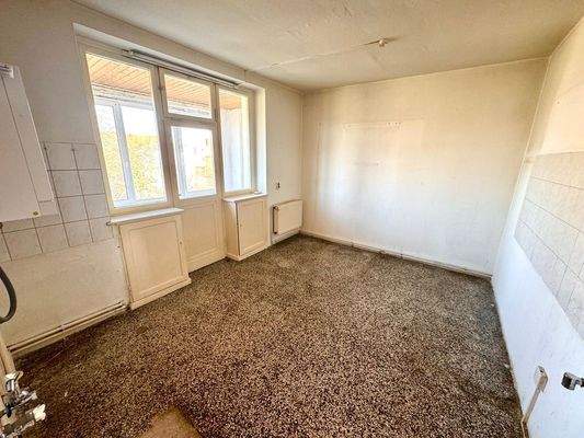 leerstehende WE Küche