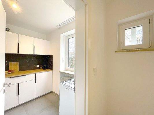 Praktischer Abstellraum neben der Küche