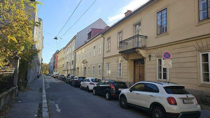 Straße vor dem Haus