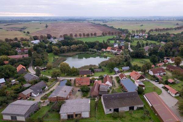 25 - Übersichtsaufnahme Grundstück.jpg