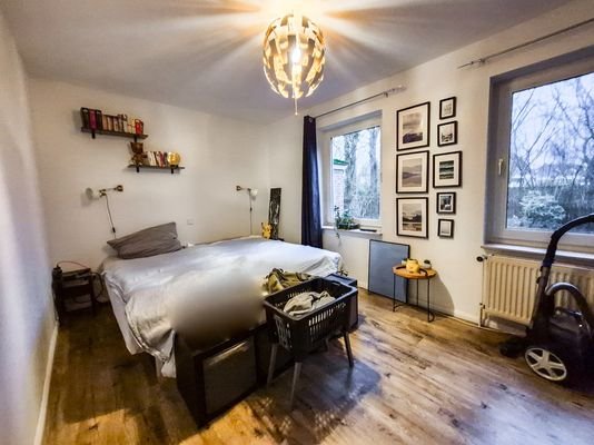 EG links Schlafzimmer