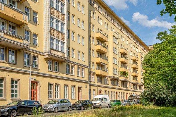 Südseite der Geschichte – Wohnen im Denkmal mit Aufzug