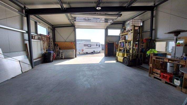 WARM-Halle sehr sauber und ordentlich 