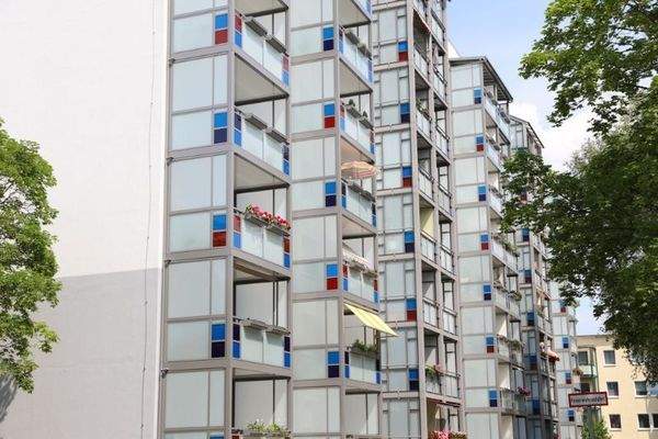 Außenansicht Balkonseite.jpg