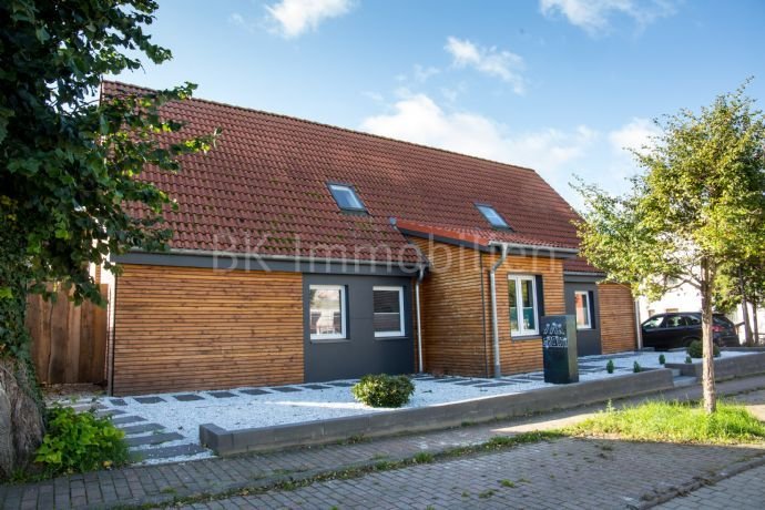 NEUER PREIS !!! Eindrucksvolles Einfamilienhaus in Mecklenburg-Vorpommern (Nähe Schwerin) zu verkaufen !!