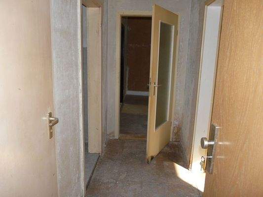 Wohnung 1. OG zum Sanieren