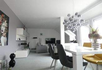 moderner Wohn-/Essbereich