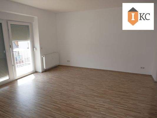 1. Zimmer mit Zugang zum Balkon