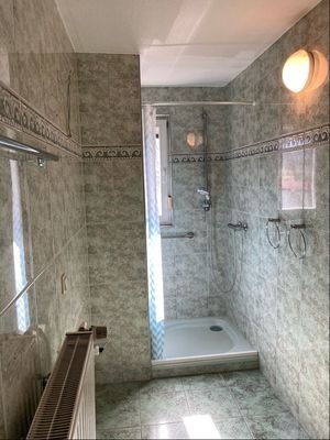 Sanitärbereich / Dusche  - Edgeschoss