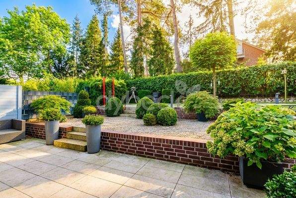 Terrasse und Garten auf 3 Ebenen