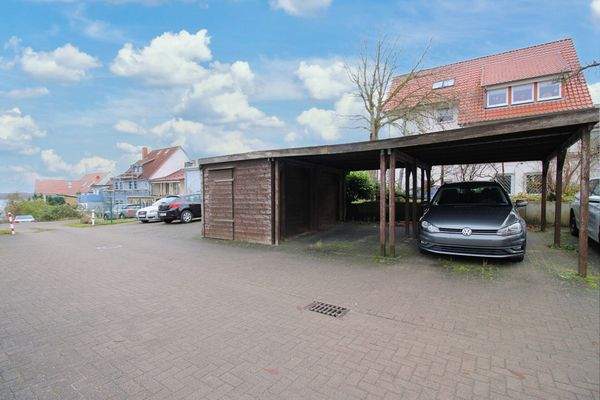 Stellplatz im Carport