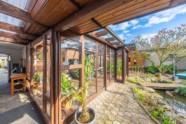 Genieße Sie die Sommer aus dem Wintergarten heraus