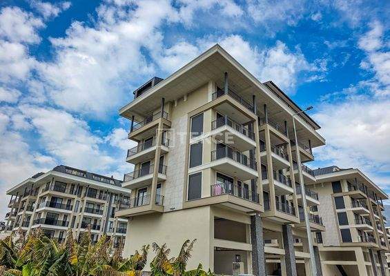 Properties with Beautiful Views 350 m from the Sea in Alanya