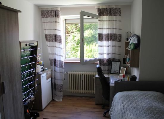 1. OG rechts Zimmer