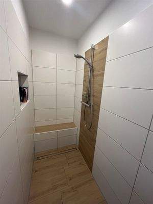 Detail Dusche im Badezimmer OG