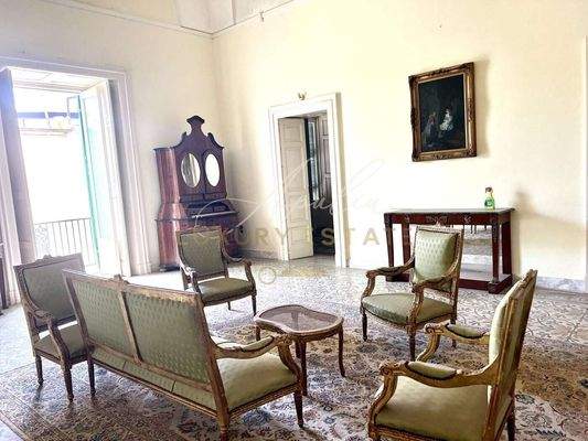 restaurierter antiker Palazzo in Ostuni