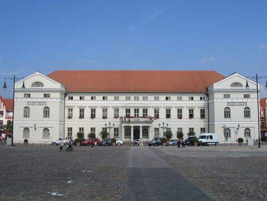 Marktplatz mit Rathaus