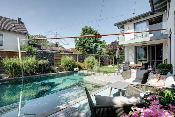 Ansicht Pool und Terrasse 5