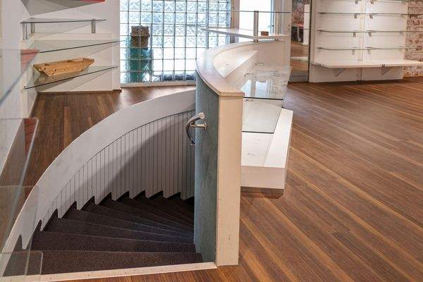 Treppe zum Lager im UG