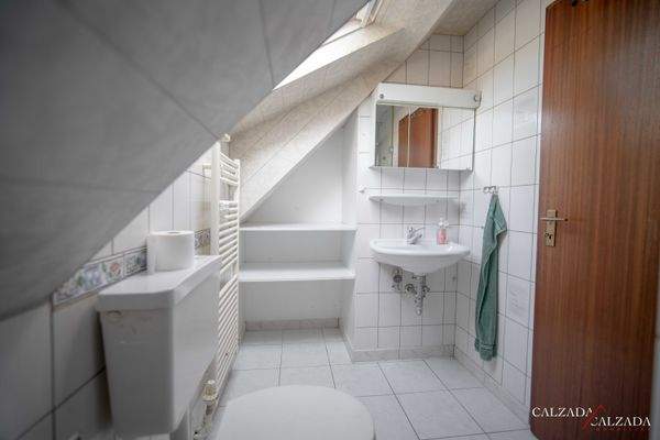 Dachgeschoss - Badezimmer II.jpg