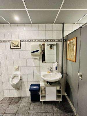 WC Herren Café