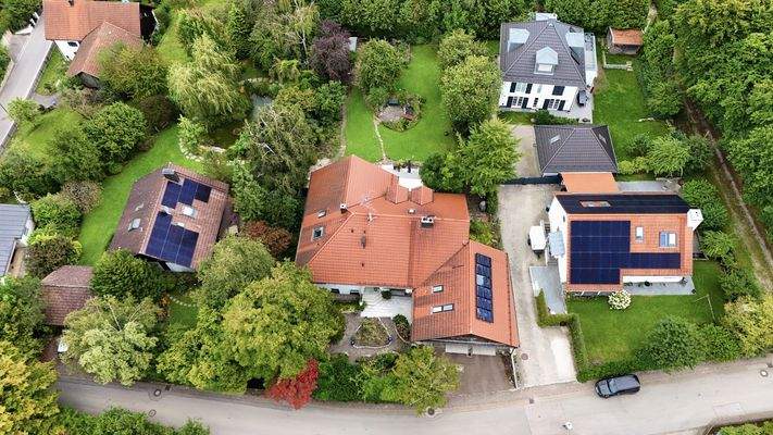 Split-Level-Villa mit großem Garten – Inning am Ammersee