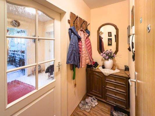 Eingangsbereich mit Platz für Ihre Garderobe
