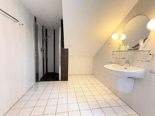 Tageslichtbad im Obergeschoss