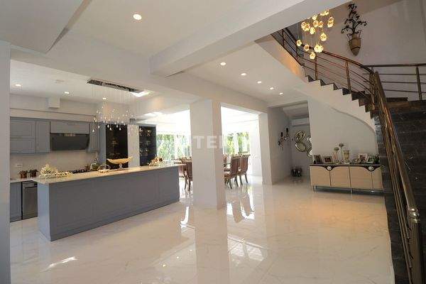 Elegant Villa with Private Pool in Antalya Döşemealtı