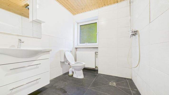 KELLERBEREICH - BADEZIMMER