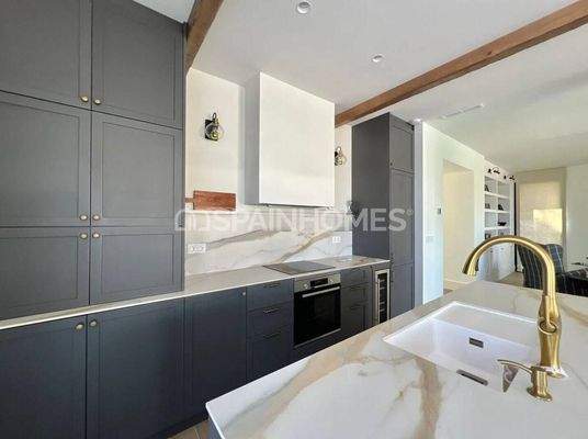 4-Bedroom Villa with Pool and Garden in Alicante Biar