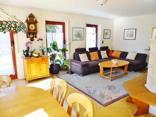 Wohnzimmer Teilansicht.JPG