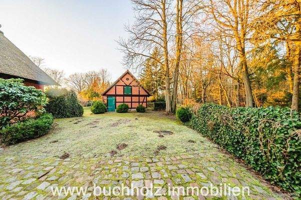 Garage und Grundstück