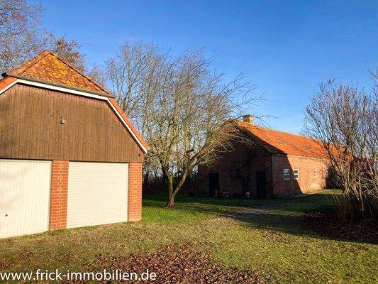 13-Doppelgarage + Stall.JPG