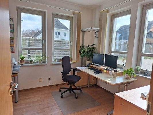 Büro EG