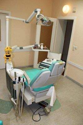 Behandlungseinheit li.jpg