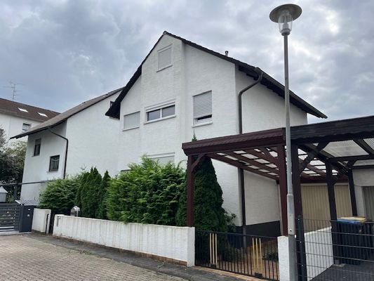 Hausansicht von der Straße