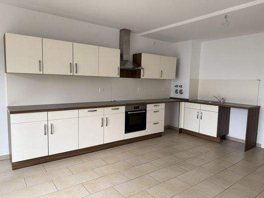 Blick zur Einbauküche