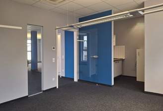 Blick vom Büro zur Teeküche