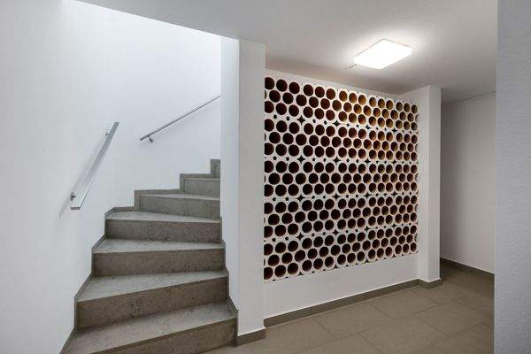 Aufgang Garage / Küche - Weinlager