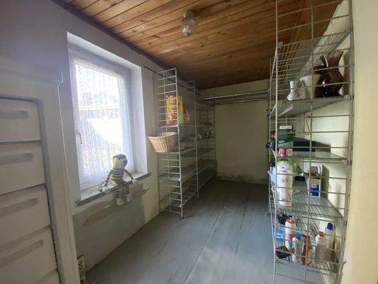 Abstellraum neben der Küche