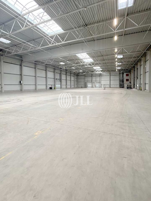 Innenansicht Halle - JLL