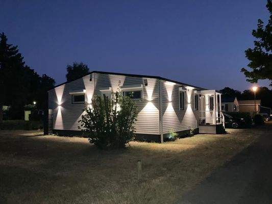 Haus mit Aussenbeleuchtung