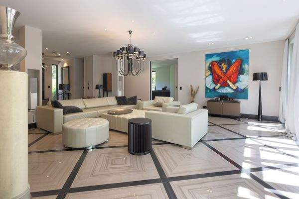 hohe Decken im Wohnbereich