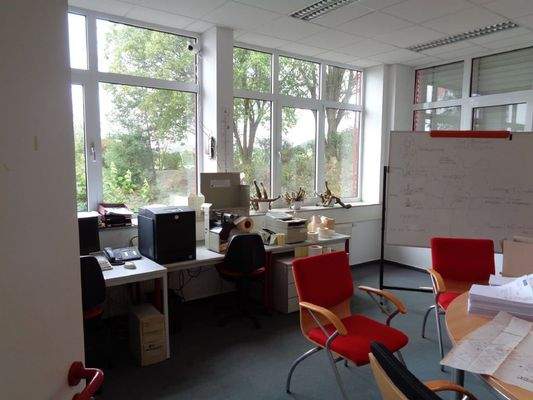 Die helle Bürofläche