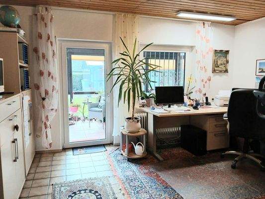 UG: Büro / Gästezimmer