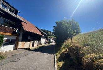 Grubenweg mit Nachbarbebauung